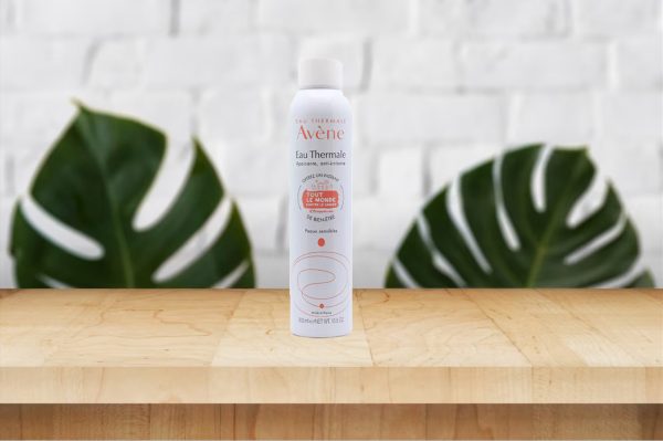 اسپری آب طراوت بخش و تسکین دهنده اون Avene