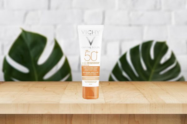 کرم ضد آفتاب رنگی ویشی BB برای پوست حساس اصل Vichy Capital Soleil Bb Dry Touch spf 50